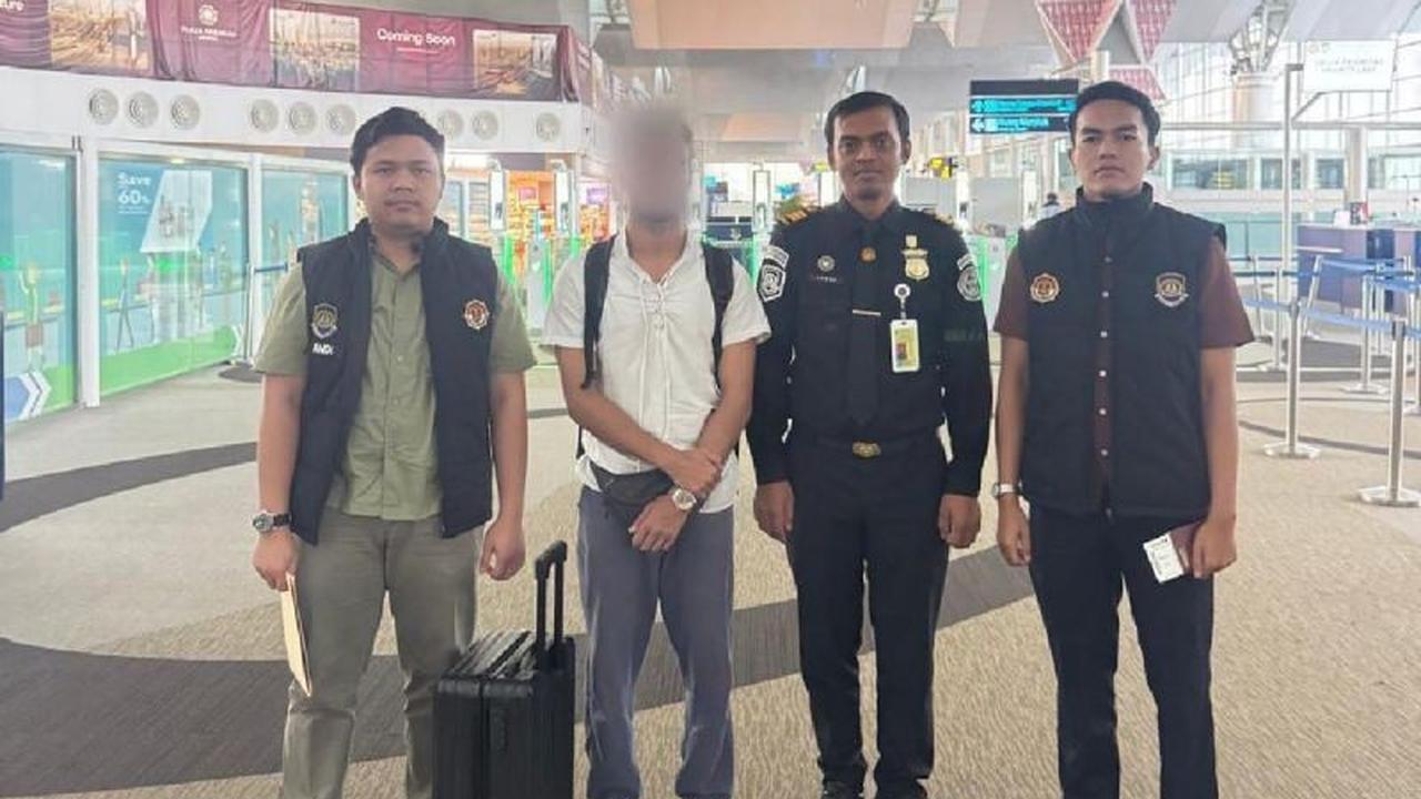 Imigrasi Belawan Deportasi Warga Belgia Akibat Langgar Aturan Izin Tinggal