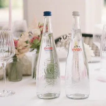 Memiliki dua perjalanan kuliner yang berbeda, kedua chef berbagi semangat yang sama dalam berkarya, menghargai budaya, dan seni memasak. Lewat setiap masakan, terlihat bagaimana perpaduan rasa dan emosi bisa meningkatkan pengalaman bersantap.