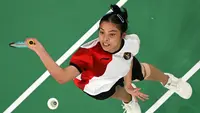 Kemenangan atas Ratchanok Intanon sekaligus mengantar Gregoria Mariska Tunjung berlaga di semifinal bulu tangkis tunggal putri selama Olimpiade Paris 2024. (Antonin THUILLIER/AFP)