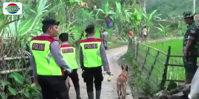 Polisi Kerahkan Anjing Pelacak Cari Korban Longsor di Sukabumi