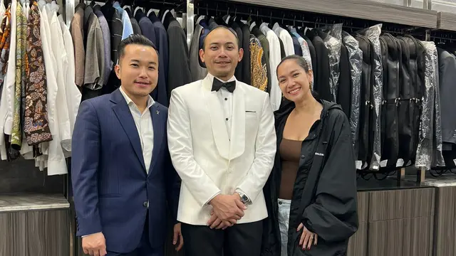 Stephen Wongso ungkap konsep jas pernikahan Tiko Aryawardhana.