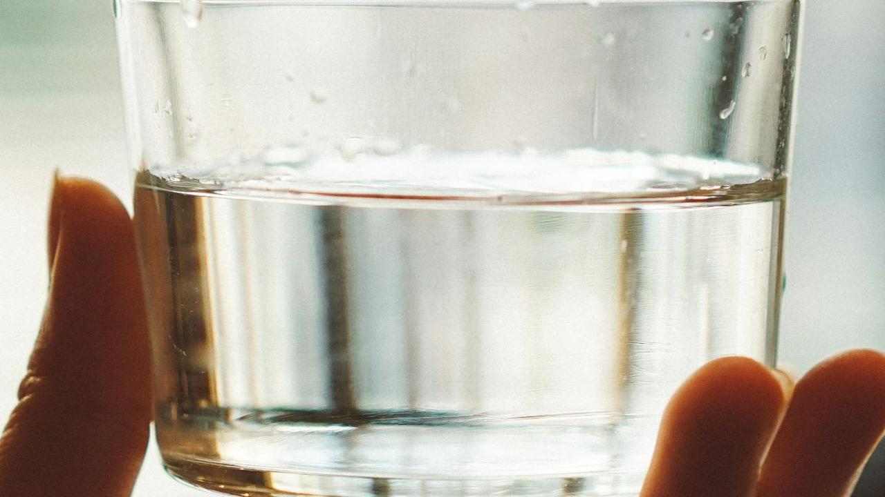 <b>Adab dan Bacaan Doa Minum Air Zamzam</b>