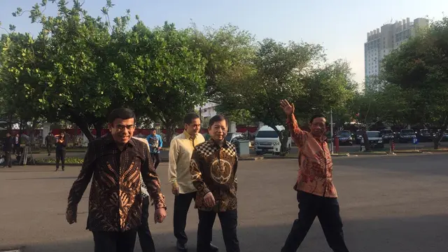 Jenderal (Purn) Fachrur Razi hingga Mahfud Md kompak mengenakan batik