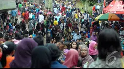 Wahyudi Bambang, Humas Ragunan, mengatakan jumlah pengunjung kebun binatang yang terletak di Jakarta Selatan ini naik dua kali lipat, Jakarta, Selasa (29/07/2014) (Liputan6.com/Miftahul Hayat)