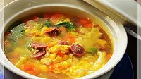 Sup ini sangat cocok menemani makan siang Anda saat udara dingin dan mendung