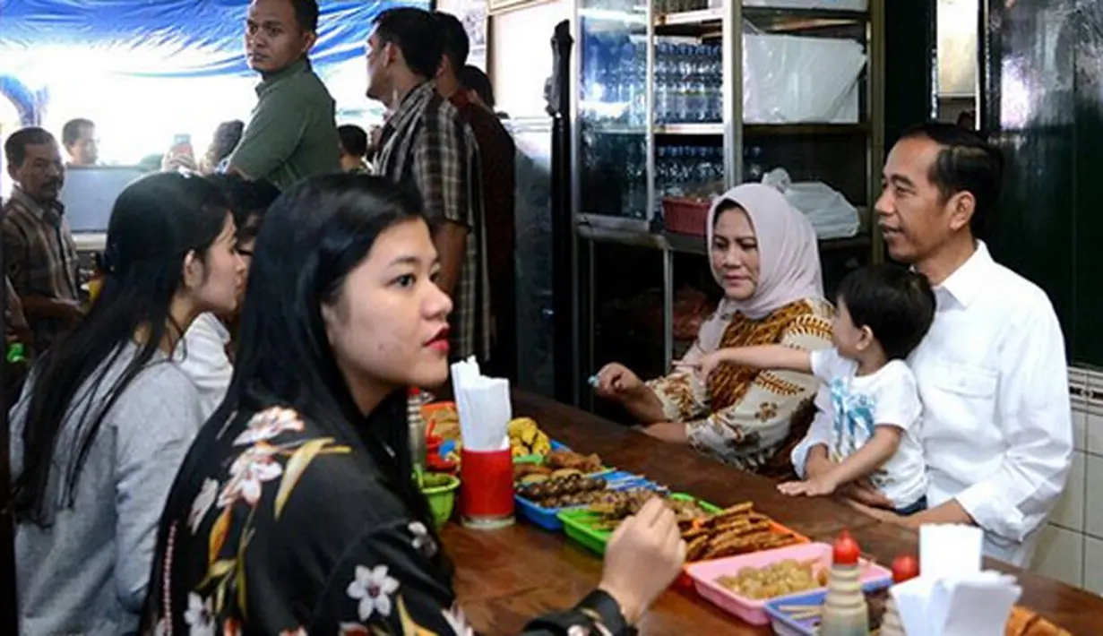 Jokowi Makan Soto Gading