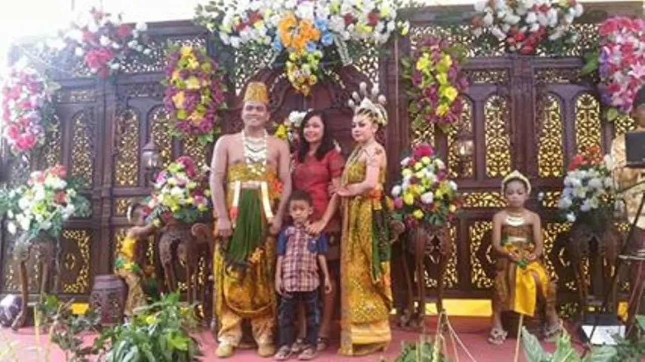 Pacaran 8 Tahun, eh Ternyata Pacarnya Jodoh Orang
