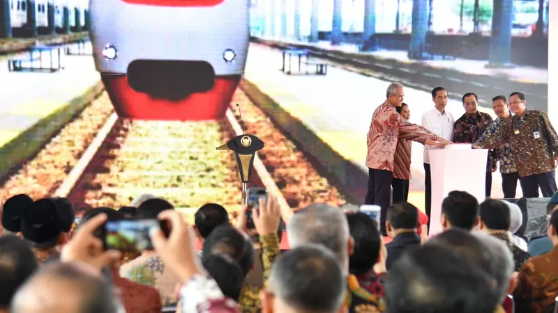 Presiden Jokowi Lakukan Groundbreaking Proyek Kereta Bandara Adisumarmo