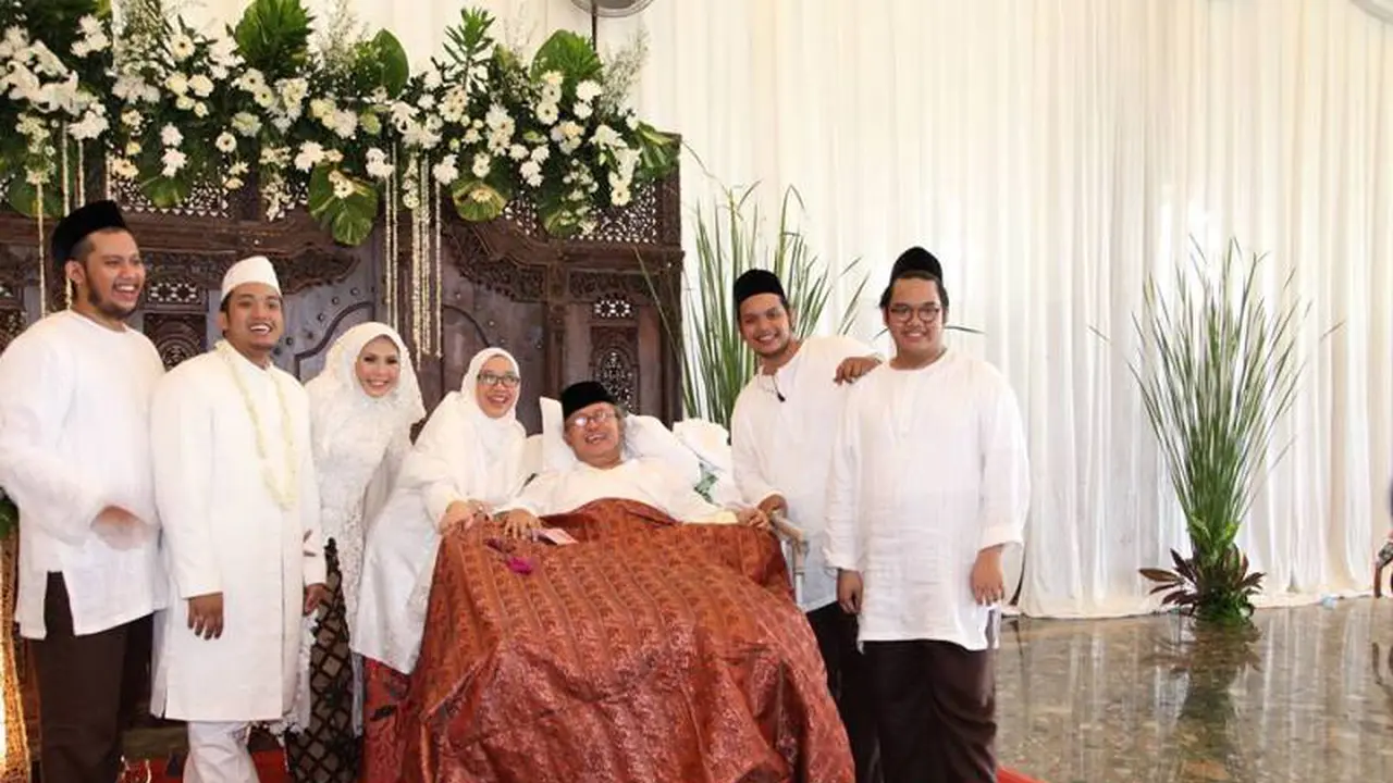[Bintang] Selain Jokes, Pepeng Juga Menyentil Isu Hangat di Facebooknya