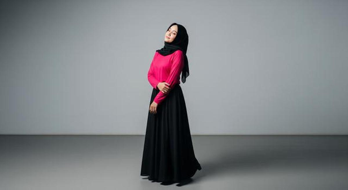 Baju Pink Fanta Cocok dengan Jilbab Warna Apa? Ini 7 Padu Padan yang Serasi