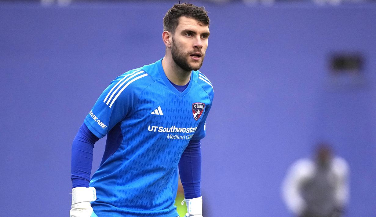 <p>Beberapa waktu lalu, Maarten Paes bahkan sudah ke Jakarta. Ia bertemu dengan Ketua Umum PSSI, Erick Thohir, membahas kepindahan warga negaranya. (Getty Images/AFP/Carmen Mandato)</p>