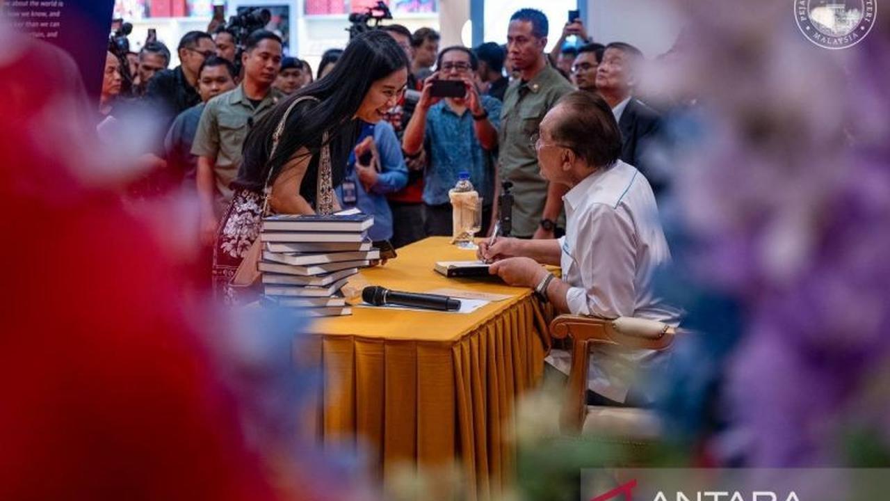 Perdana Menteri Anwar Ibrahim Luncurkan Buku Memoar, Gagasannya Terlahir dari Penjara