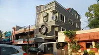 Unik, Rumah Tiga Lantai Berbentuk Kamera Berharga Miliaran Rupiah