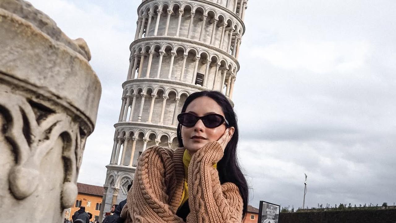 Potret Cantik Clara Bernadeth Liburan ke Italia, Oufitnya Simple tapi Elegan