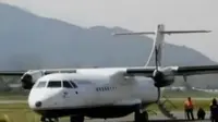 Pesawat Trigana pada Minggu siang hilang kontak dengan Bandara Oksibil, Papua, hingga warga Madiun serahkan raskin yang tak layak konsumsi.