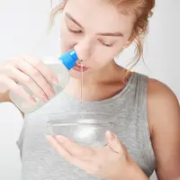 Mencuci hidung yang tersumbat. (Shutterstock)