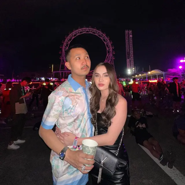 Momen Artis-Artis Rayakan Tahun Baru Bareng Pacar