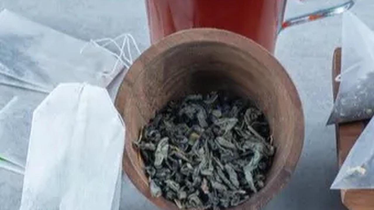 Terlepas dari popularitasnya sebagai minuman yang menyehatkan, tidak banyak yang menyadari potensi teh untuk merawat rambut.&nbsp;