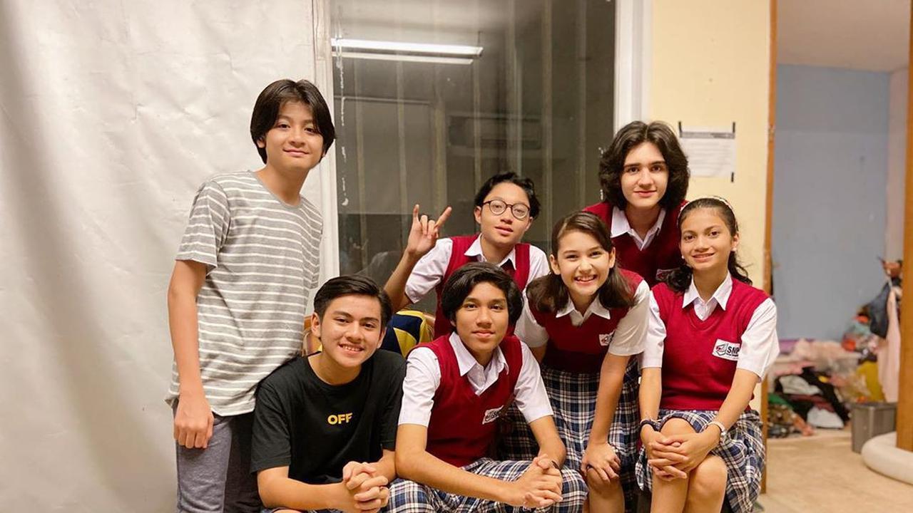 7 Potret Kekompakan Pemain Sinetron Dari Jendela SMP, Ada Anak Pasha Ungu