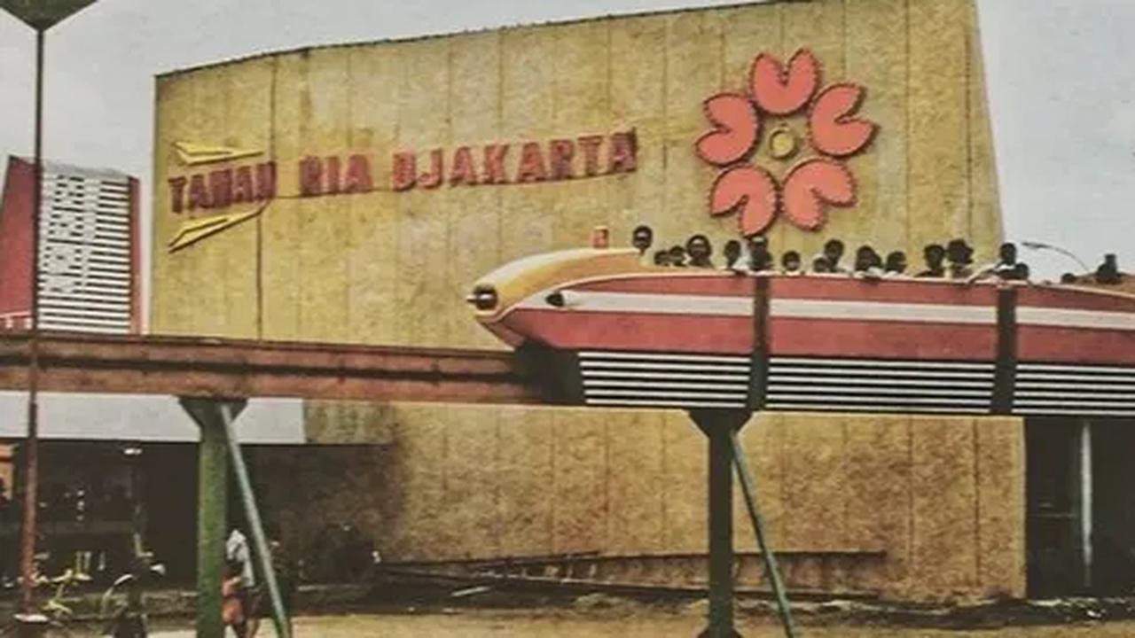 Generasi 90-an pasti tahu Taman Ria Senayan. Tempat hangout ini sudah ada sejak tahun 1972,.