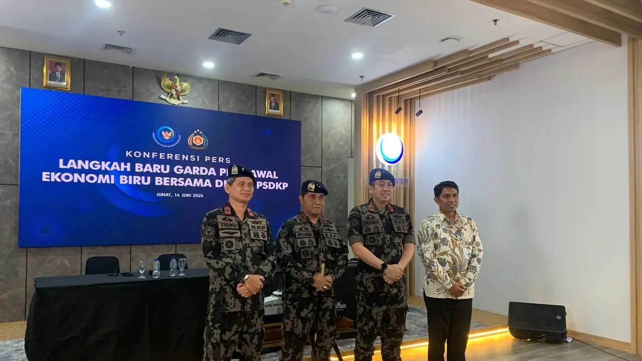 Konferensi Pers pelantikan Direktur Jenderal Pengawasan Sumberdaya Kelautan dan Perikanan (PSDKP) Pung Nugroho Saksono di Kantor KKP di Jakarta, Jumat (14/62024). (Foto: Liputan6.com/Natasha KA)