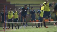 Qatar U-19 langsung menjajal lapangan meskipun baru tiba di Jakarta pada Selasa (16/10/2018) siang WIB. (dok. Qatar Football Association)