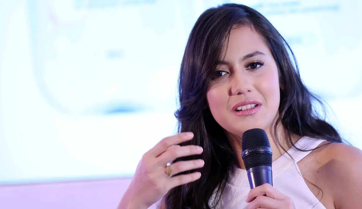 Bagi Pevita Pearce, main dalam film The Guys ini pengalaman pertamanya dalam genre komedi. Ia memerankan karakter Amira. Ini juga sebagai bentuk keluar dari zona nyaman selama ini. (Nurwahyunan/Bintang.com)