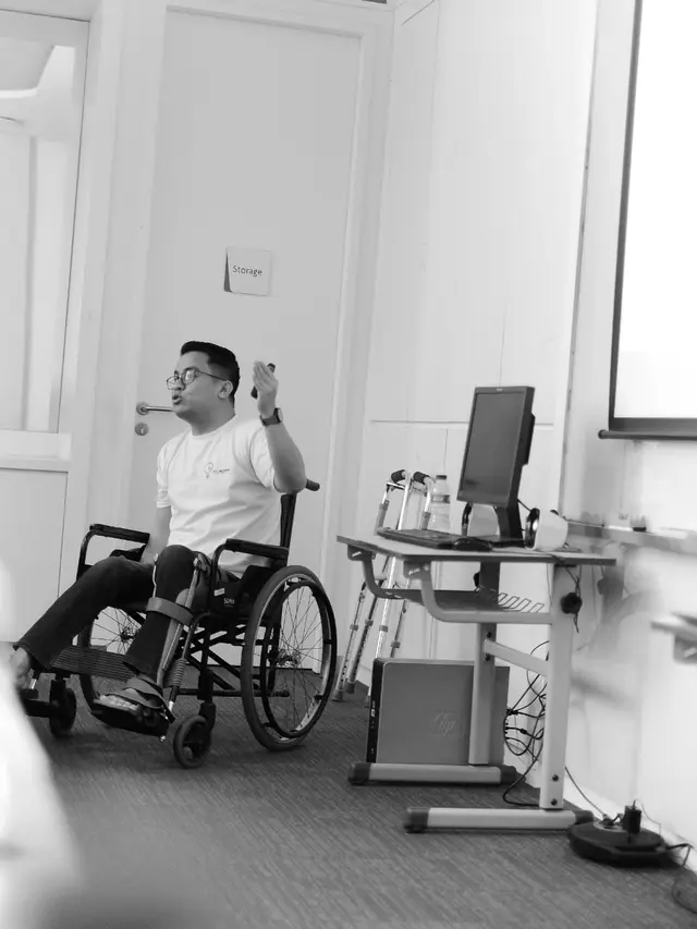 Tirta Prayudha,GBS Survivor , Twitter & IG: @romeogadungan, CEO Big Alpha