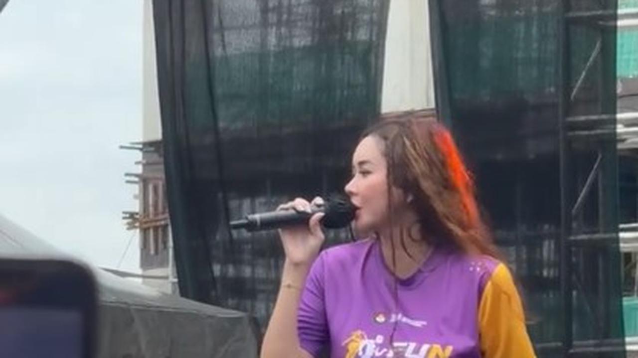 7 Potret Terbaru Aura Kasih yang Diduga Lakukan Oplas, Bikin Lupa dengan Wajah Aslinya