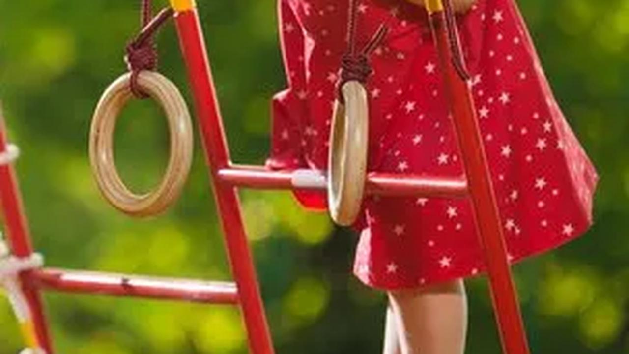 Mirip dengan keputihan pada orang dewasa, keputihan pada anak berupa cairan putih yang muncul di area genital.&nbsp;