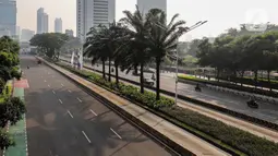 Beberapa ruas jalan protokol di Jakarta terpantau lengang. (Liputan6.com/Angga Yuniar)