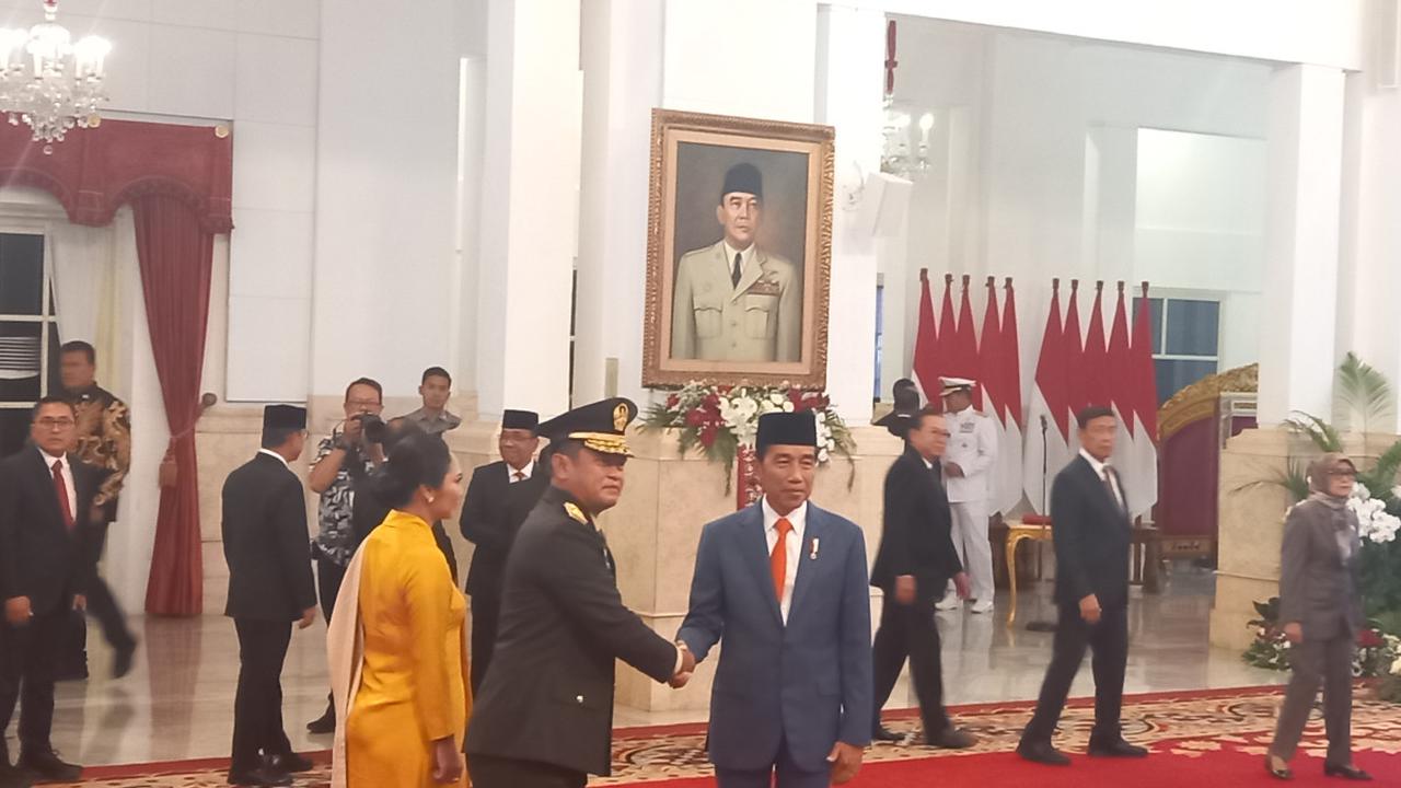 Sebagaimana diketahui, Maruli kini menjabat sebagai Kepala Staf TNI Angkatan Darat (Kasad). Menantu Luhut Binsar Pandjaitan ini dilantik langsung oleh Presiden Joko Widodo pada Rabu (29/11/2023) di Istana Negara. <br>