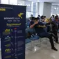 Sejumlah orang menunggu untuk mengikuti program tax amnesty di kantor pusat Direktorat Jenderal Pajak, Jakarta, Jumat (30/9). Hari terakhir ‎program tax amnesty banyak masyarakat memadati kantor pajak. (Liputan6.com/Angga Yuniar)