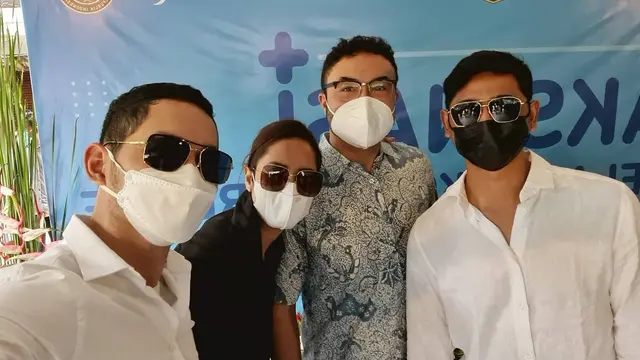 Potret Seniman Suntik Vaksin COVID-19