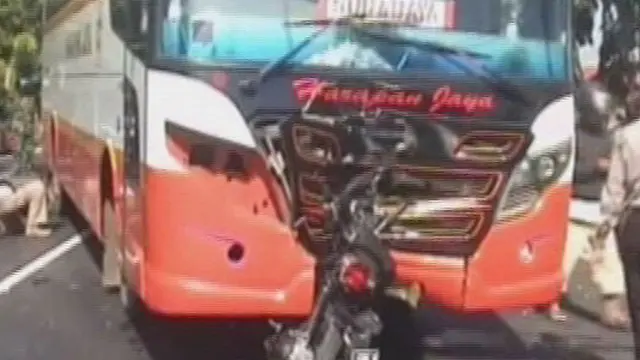 Bus Ugal-ugalan, Pengendara Motor Tewas Ditabrak