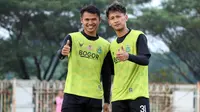 Muhammad Dimas Drajad dan Yandi Sofyan. (Bola.com/Nandang Permana)