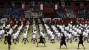 Ratusan anak-anak saat mengikuti coaching clinic bersama Jr. NBA di GOR Soemantri Brodjonegoro, Kuningan, Jakarta, Kamis (17/10). Jr. NBA bekerjasama dengan Pemprovi DKI Jakarta padukan kurikulum olahraga basket dan pengembangan kebugaran. (Bola.com/Yoppy Renato)