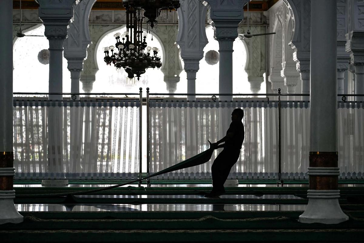 FOTO: Masjid Raya Baiturrahman Bersiap Sambut Tarawih Perdana Ramadan 1447 Hijriah