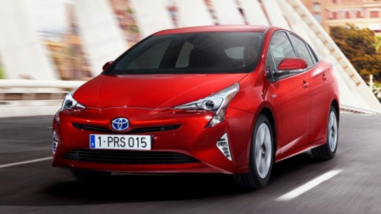 Detail Toyota Prius 2016, tampilan keren dan elegan!