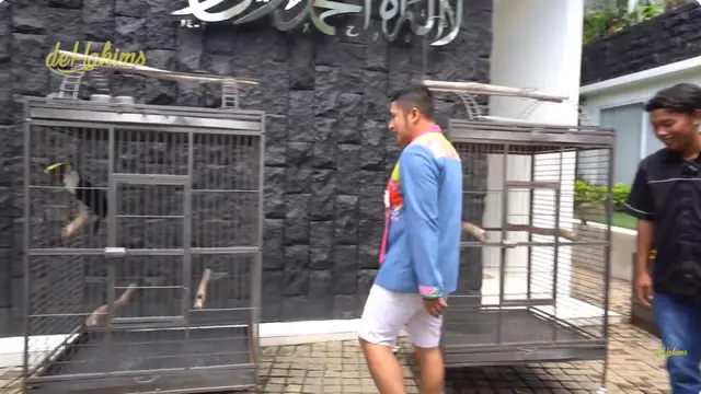 7 Potret Kebun Binatang Mini di Rumah Juragan 99, Dilengkapi Taman Bunga Indah