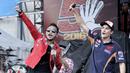 Marc Marquez bernyanyi bersama Giring Nidji dalam acara peluncuran New Honda CBR 250RR di Sirkuit Sentul, Bogor, Jawa Barat (25/10/2016). (Bola.com/Reza Bachtiar)