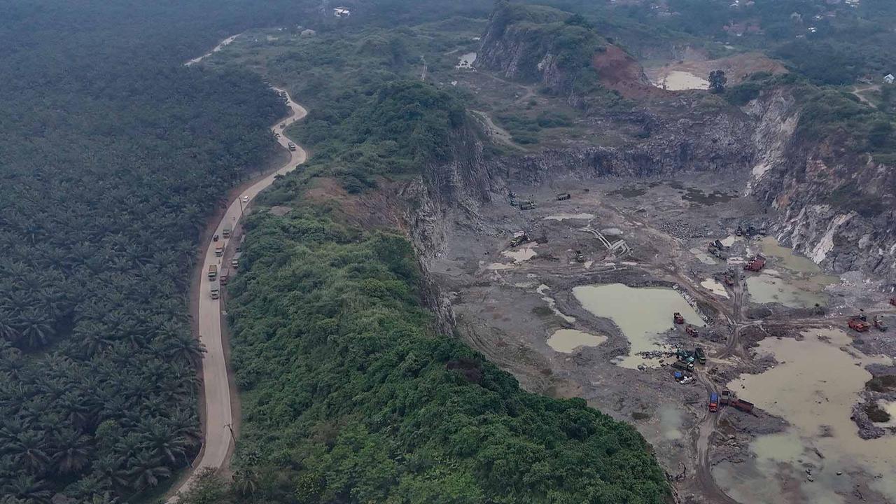 FOTO: Pemerintah Pertimbangkan Tarik Kewenangan Tambang Galian C ke Pusat