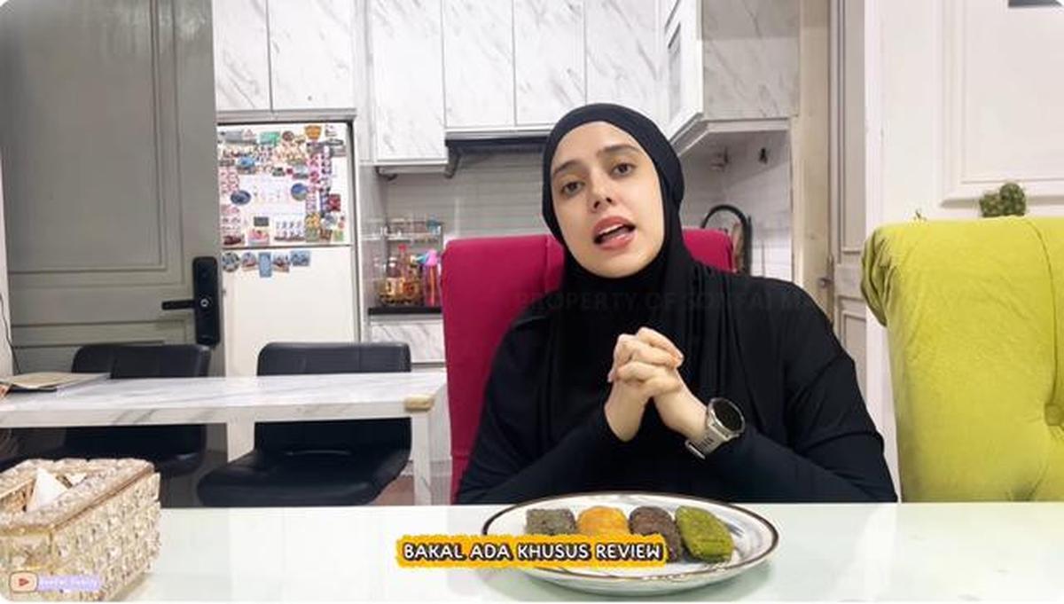 6 Potret Dapur dan Meja Makan di Rumah Fairuz A Rafiq, Modern Minimalis