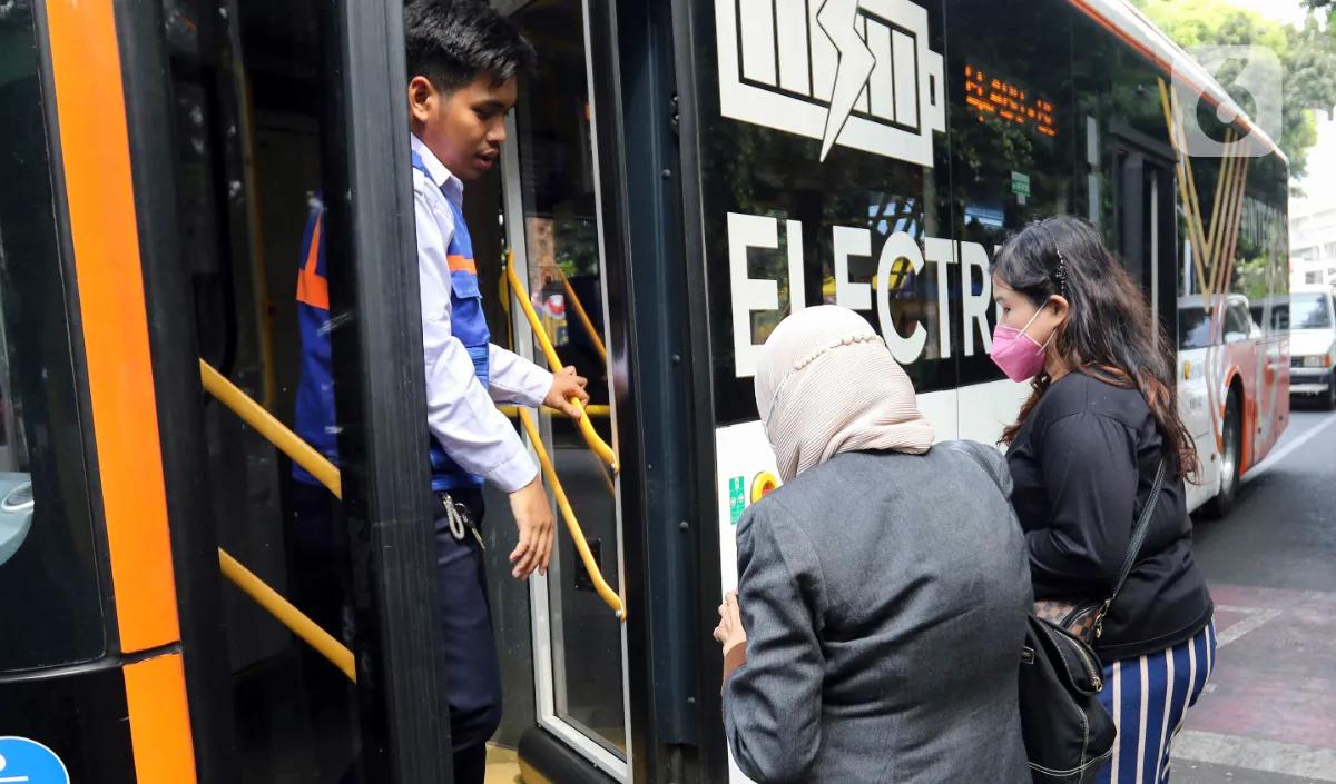 Penurunan ini akibat integrasi transportasi publik dan upaya konversi ke bus listrik dan mobil (pennumpang) listrik.&nbsp;