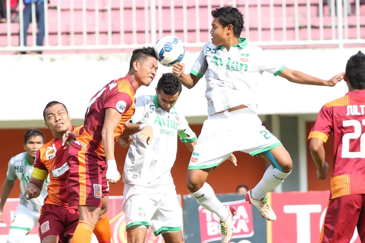 Surabaya United vs Pusamania Borneo FC