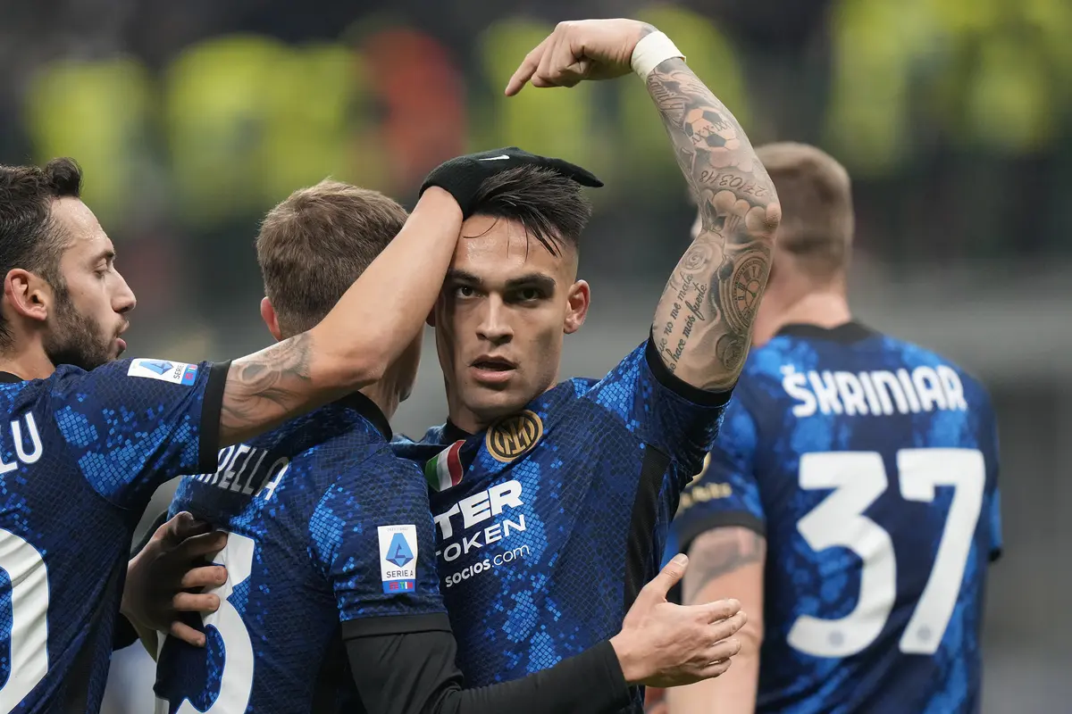 Foto: Permisi AC Milan, Inter Numpang Lewat usai Bantai Cagliari di Pekan ke-17 Liga Italia