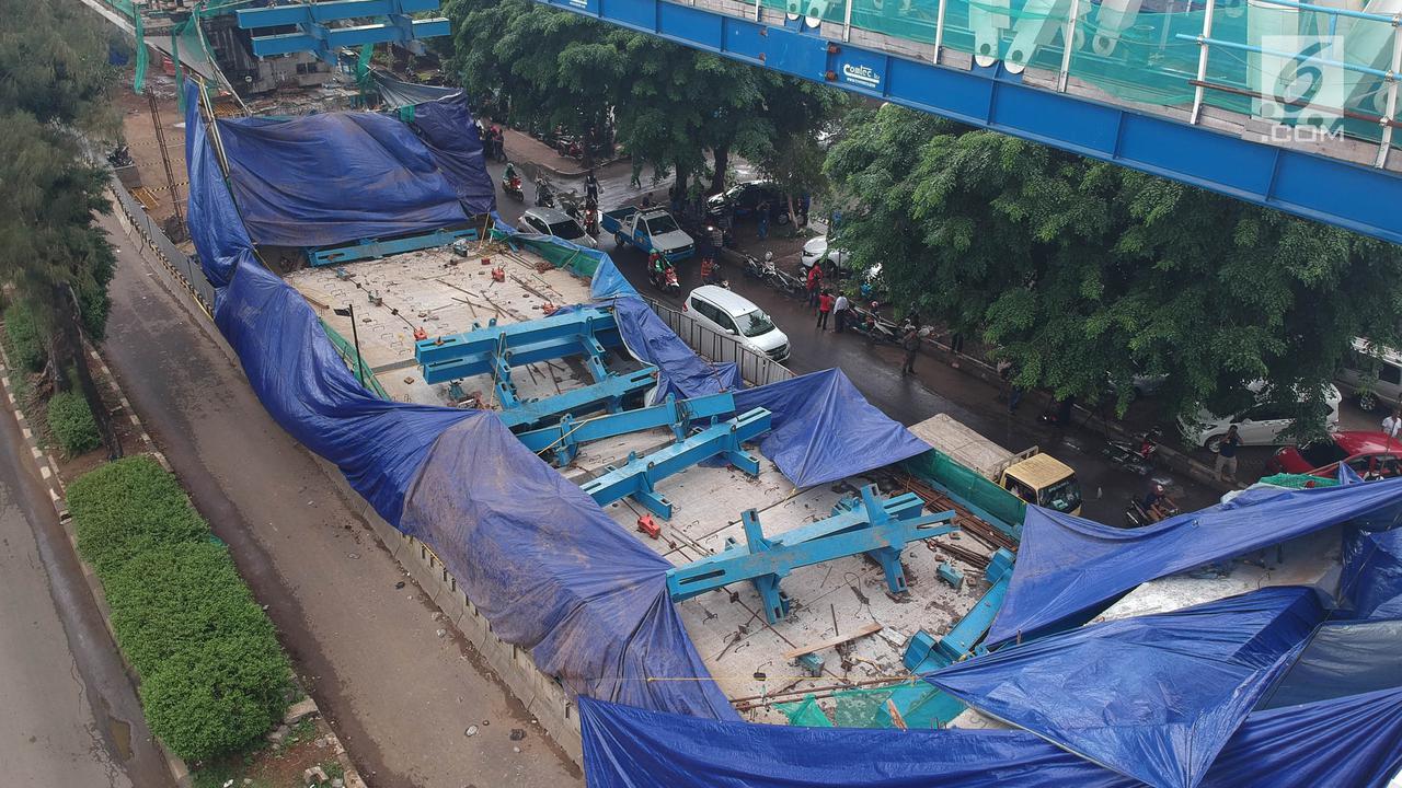 Konstruksi LRT yang Roboh di Kayu Putih