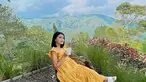 Tania Putri merupakan pemeran Helen dalam sinetron Kepompong yang sempat membuat namanya populer. Pada tahun 2008 hingga 2011 ia eksis di dunia hiburan dengan aktingnya yang mengisi sinetron hingga sitkom bersama Sule. Namun sejak saat itu ia pun vakum di dunia hiburan dan sempat aktong kembali dalam film Persahabatan Bagai Kepompong pada tahun 2021. (Liputan6.com/IG/@taniaputri1707)