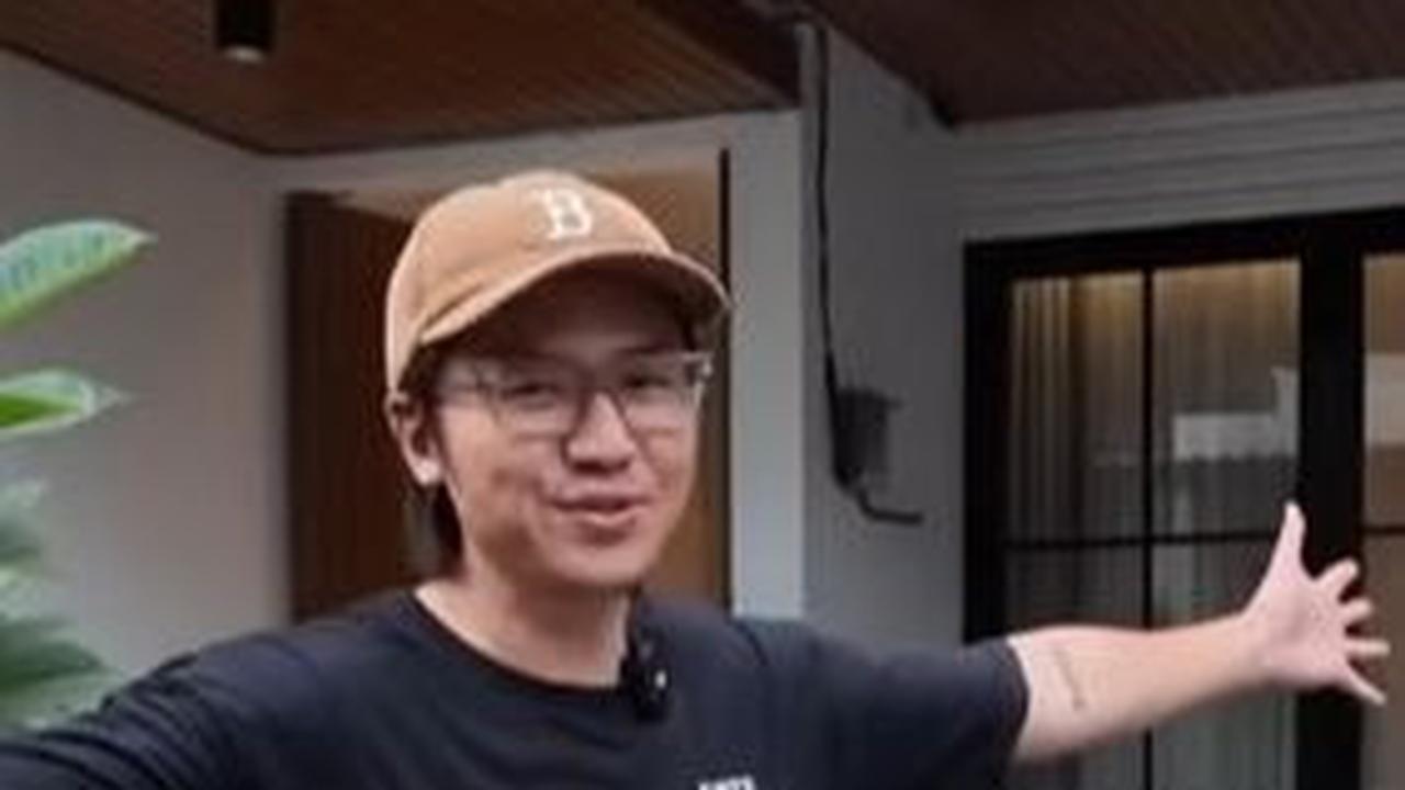 Ramai Dijuluki 'Duta Seblak', 8 Potret Rumah Baru Rafael Tan Yang Mewah Tiga Lantai