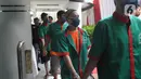 Para tersangka tindak pidana Narkoba dihadirkan pada acara pemusnahan barang bukti di Polda Metro Jaya, Jakarta, Selasa (27/6/2023). (merdeka.com/Imam Buhori)